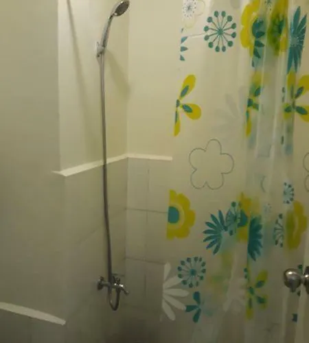 Edsa Urban Deca Tower Condo Unit With Wifi And Netflix